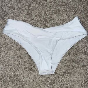 🤍White Bikini Bottoms🤍